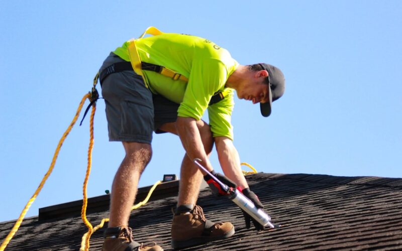 Community Solar Schemes: Shared Renewable Energy for UK Neighbourhoods