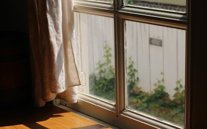 Reach and Wash Systems: Cleaning UK Conservation Area Windows