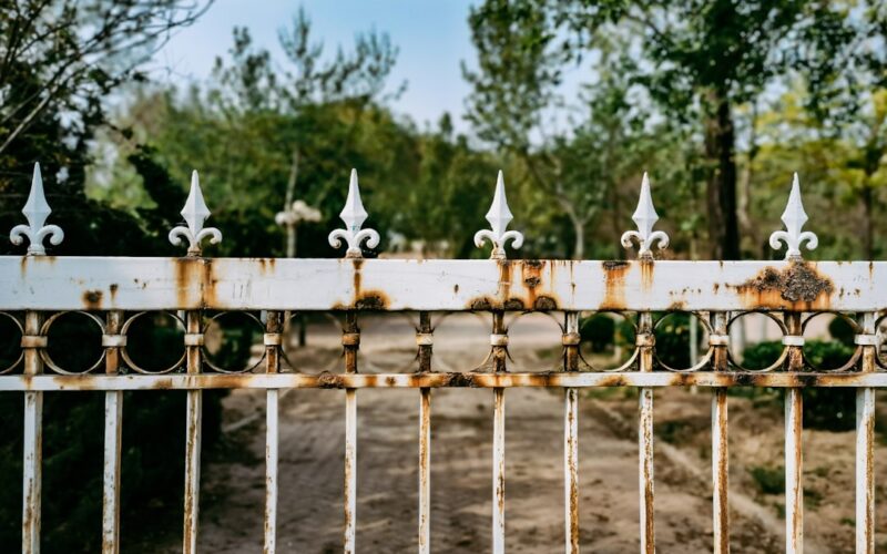 Acoustic Fencing Solutions for Properties Near M25