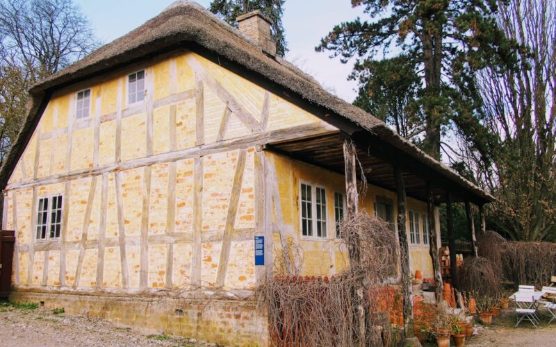 Lime Wash Techniques for Cornwall Coastal Cottages