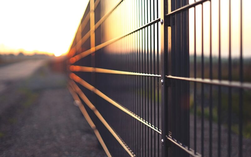 Acoustic Fencing Solutions for Properties Near M25