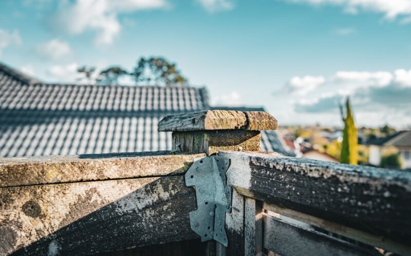 Gutter Guard Systems for Properties Under Oak Trees