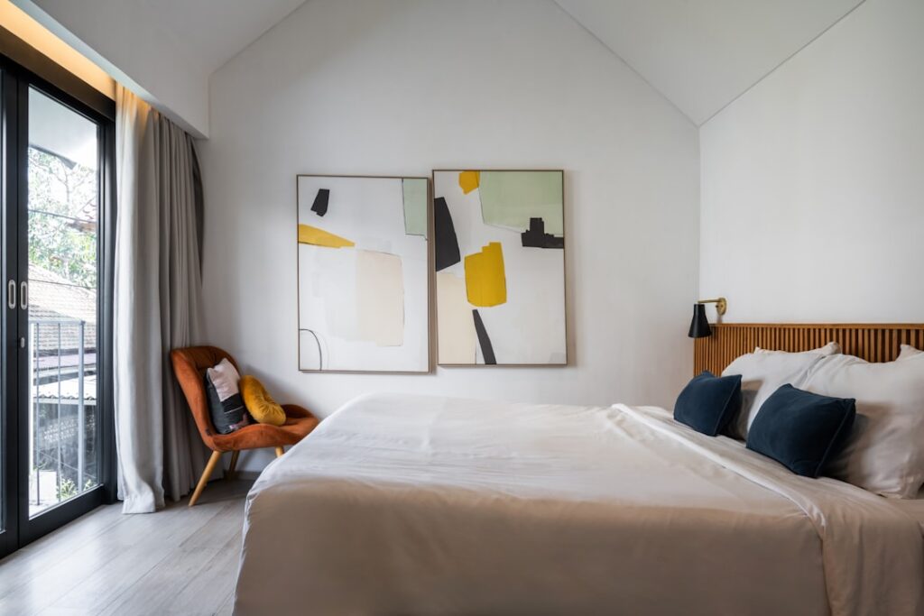 Lime Wash vs Modern Paint for Cotswold Stone Cottages
