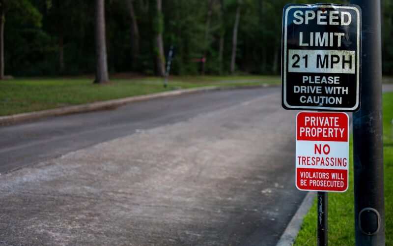 Resin Bound vs Tarmac: SuDS Compliance for New Drives