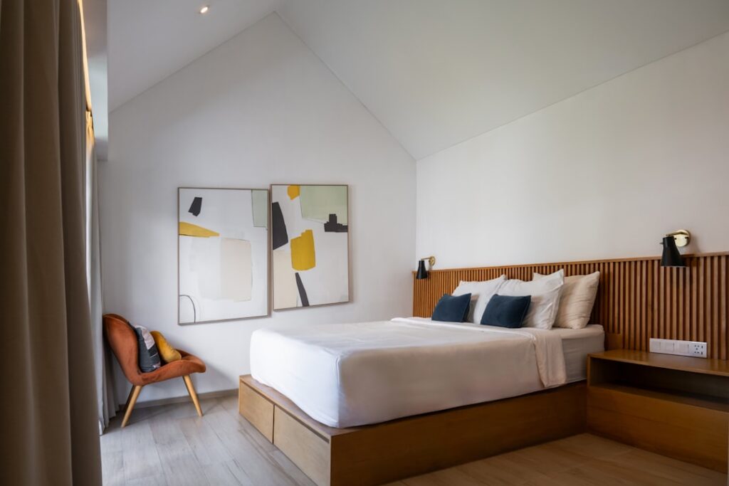 Lime Wash vs Modern Paint: Breathability for Stone Cottages