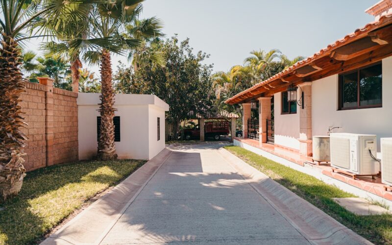 Resin Bound vs Tarmac: SuDS Compliance for New Driveways