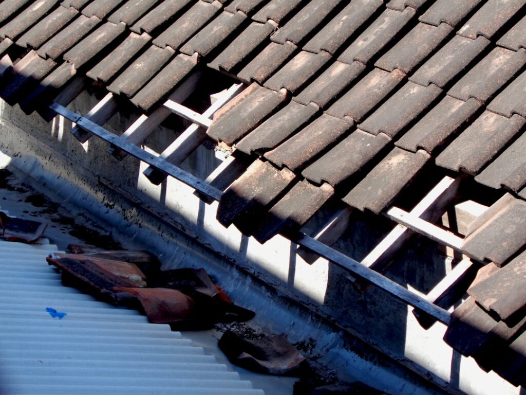 Cast Iron Gutter Restoration: Listed Building Compliance