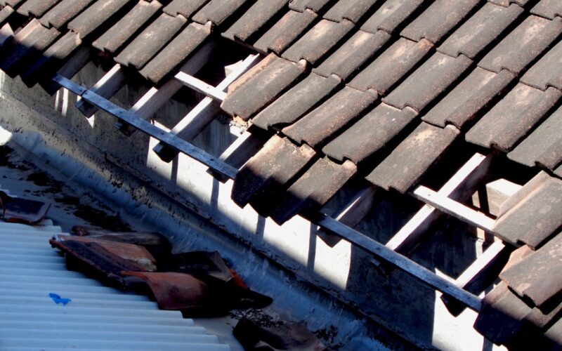 Cast Iron Gutter Restoration: Listed Building Compliance