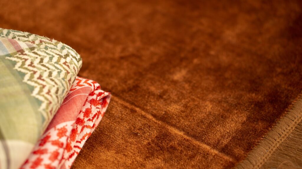Hot Water Extraction vs Dry Cleaning: Best for UK Carpets