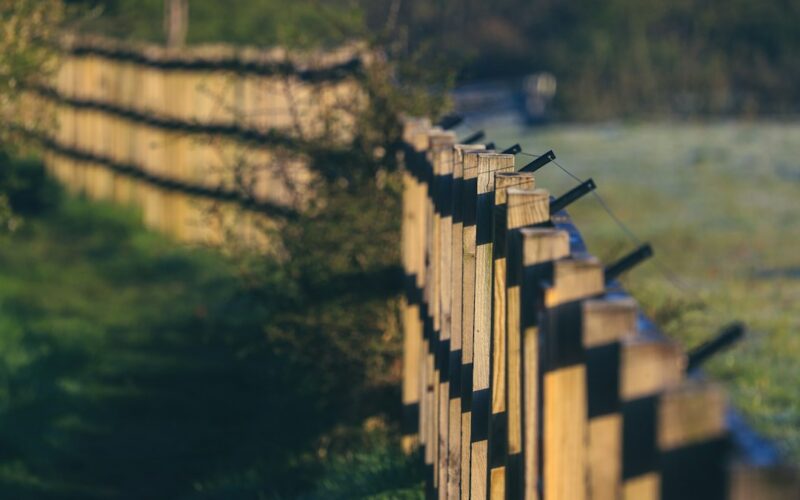 Party Wall Agreements for Fence Posts: Neighbour Disputes